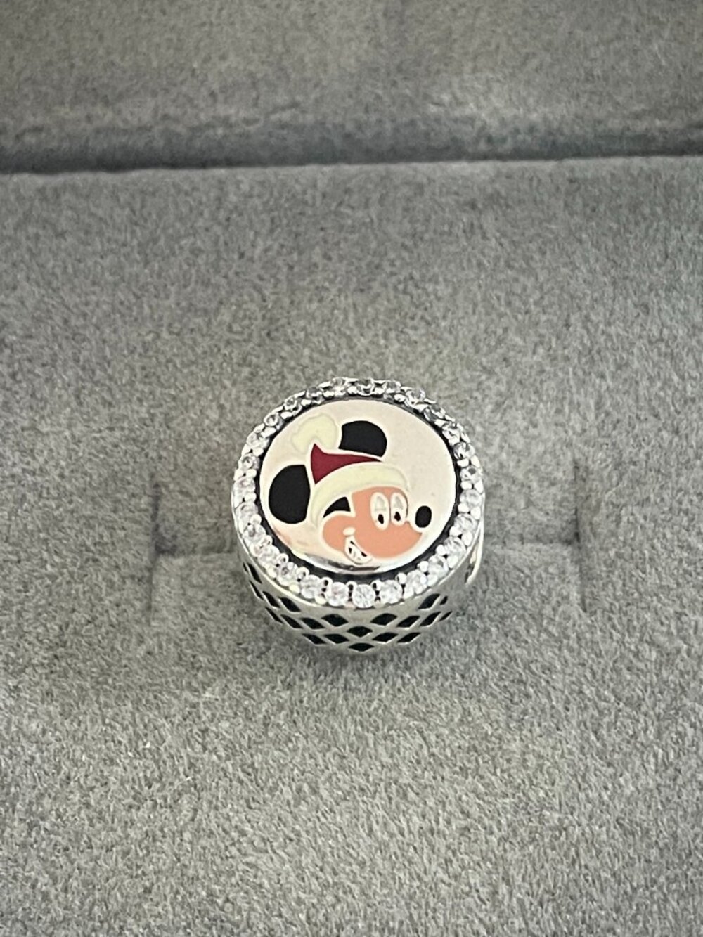 Pandora Disney Happy Holiday Exclusive Charm